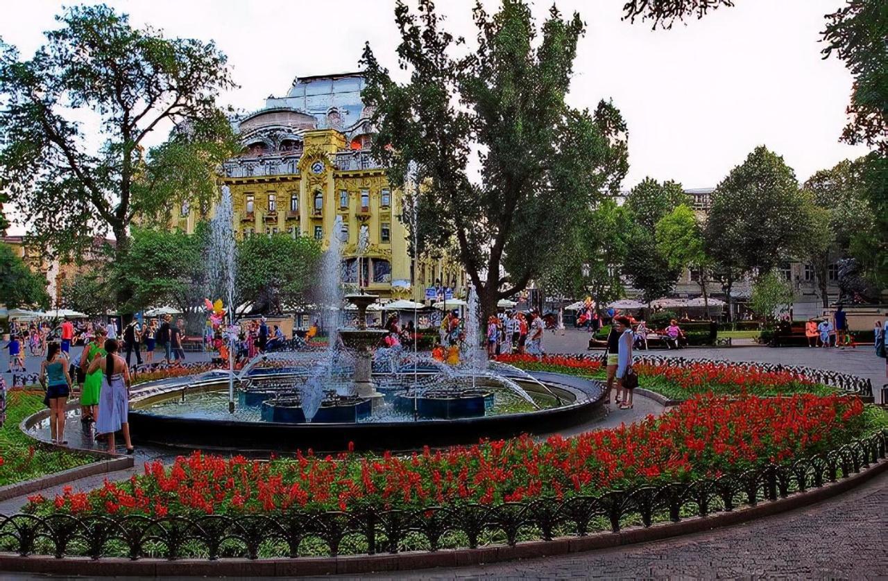 "Ваша Квартира" - У Самого Дерибаса! "Ваша Квартира" Біля Самого Дерибаса! Odesa Exterior photo