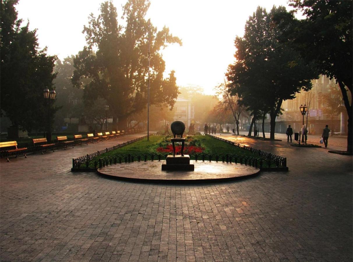 "Ваша Квартира" - У Самого Дерибаса! "Ваша Квартира" Біля Самого Дерибаса! Odesa Exterior photo